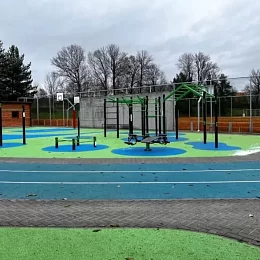 Školní hřiště při ZŠ Dlouhá 56